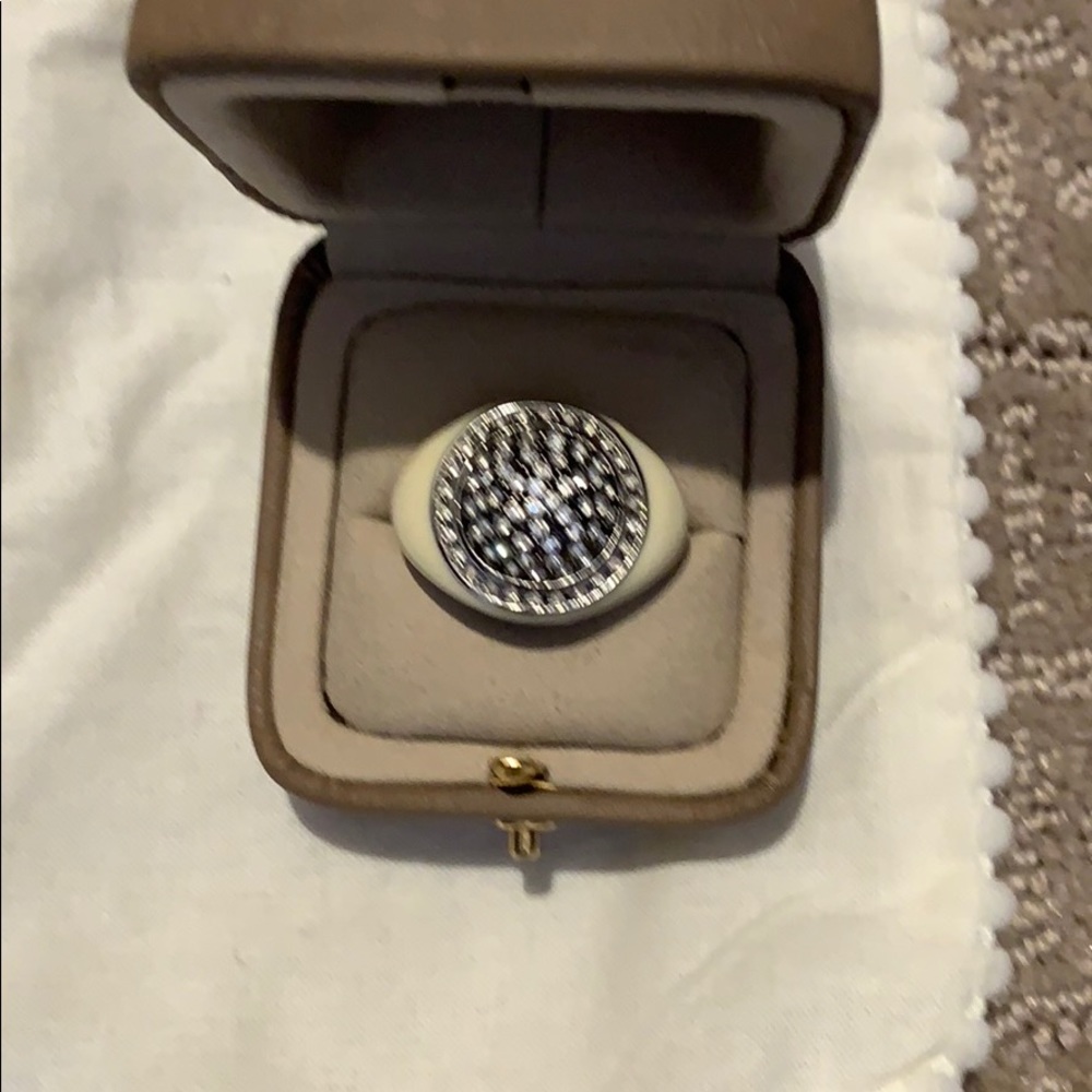 Cocktail ring adjustable sizing